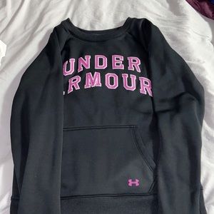 Semi-fitted crew neck sweater